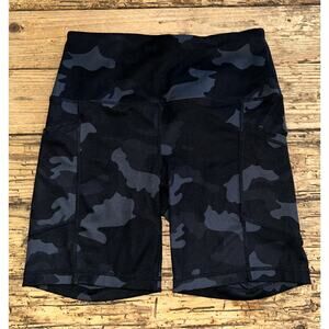 Yogalicious Lux Women’s Size S Black Camo Biker Shorts